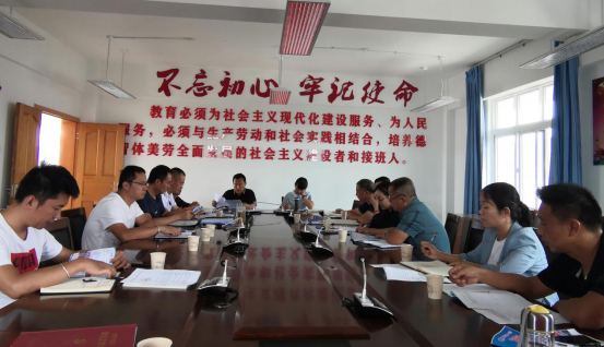 中共普洱市第一中学委员会开展2021年第3次理论学习中心组专题学习369.png